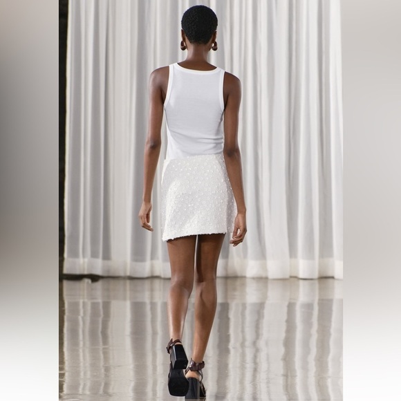 New ZARA Sequin Mini Skirt ZW Collection - Picture 5 of 10